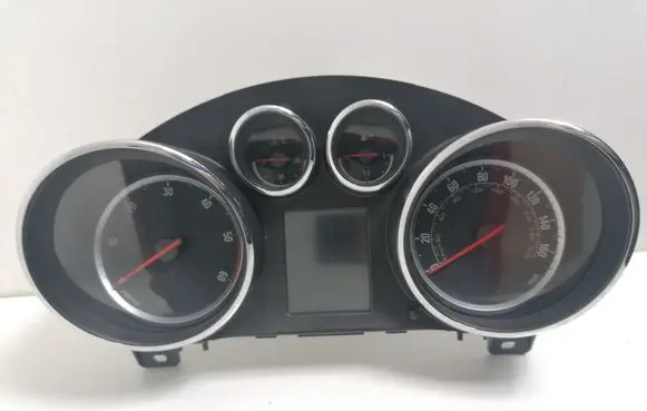 Opel Zafira C Speedometer (instrument cluster) 13433863