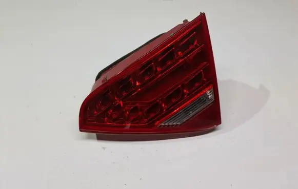 Audi A5 8T 8F Tailgate rear/tail lights 8T0945094A