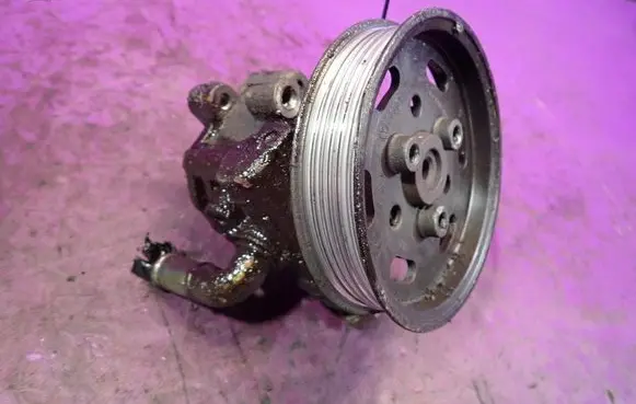 Volkswagen Bora Power steering pump
