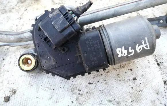 Ford Mondeo Mk III Wiper motor 0390241702 1s7117508ad