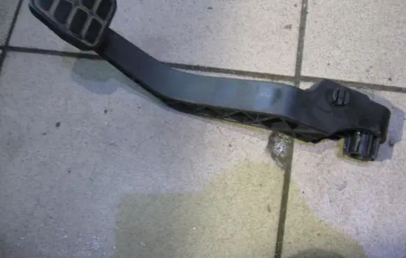 Clutch pedal