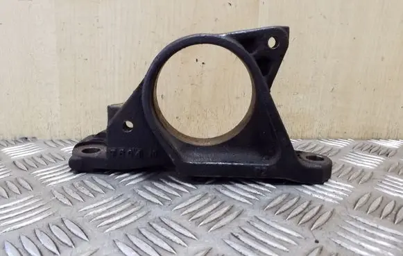 Nissan X-Trail T31 Driveshaft support bearing bracket 