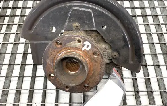 Dacia Dokker Front wheel hub spindle knuckle 