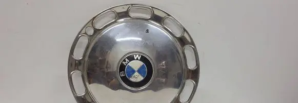 BMW 1500 2500 R13 wheel hub/cap/trim 