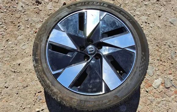 Volvo XC40 R19 alloy rim 32294213