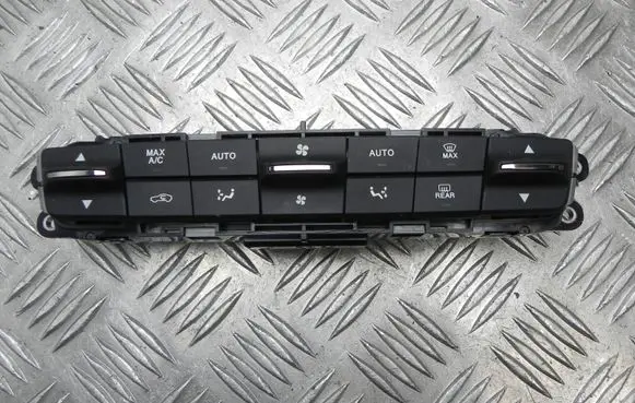 Maserati Levante Climate control unit 06701263230 Y992