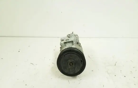 Volkswagen PASSAT B6 Air conditioning (A/C) compressor (pump) 1K0820808A