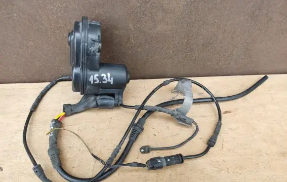 BMW X3 F25 Hand brake/parking brake motor 6794618 34216794618