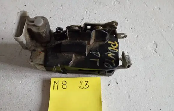 Fiat Punto (188) Rear door lock 852101