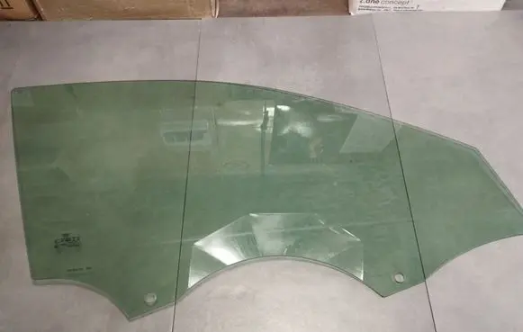 Audi Q3 F3 Front door window glass four-door 83A845202