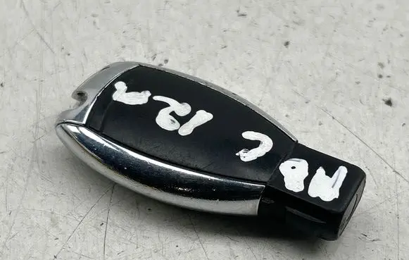 Mercedes-Benz C W204 Ignition key/card 