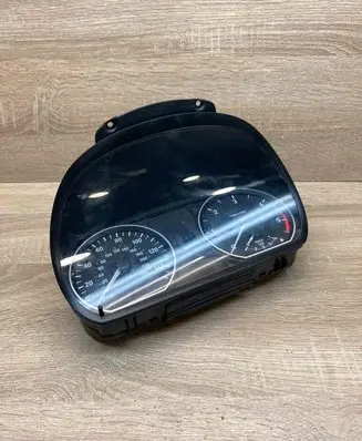 BMW 1 E81 E87 Speedometer (instrument cluster) 102498298 9220950