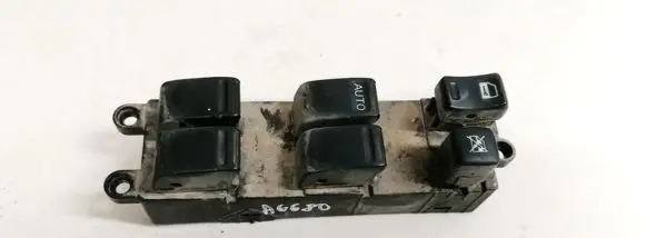 Nissan X-Trail T30 Windscreen/window heater switch