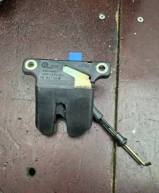 Audi A6 S6 C5 4B Tailgate/trunk/boot lock/catch/latch 4B5827505D