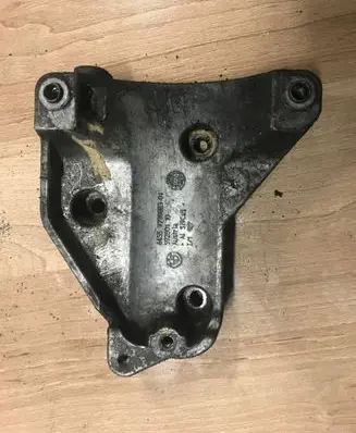 BMW X5 E70 A/C compressor mount bracket 7799863 59280110