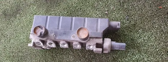 Mercedes-Benz S W220 Air suspension valve block A2203200258