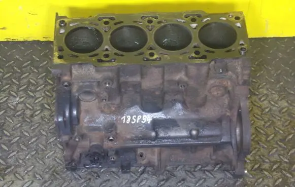 Hyundai Tucson JM Engine block D4EA