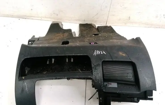Glove box