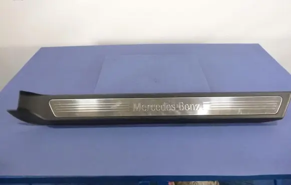 Mercedes-Benz E W212 Foot area side trim A2076800135