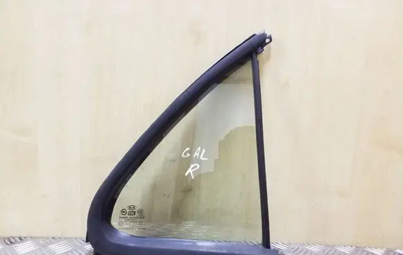 KIA Sorento Rear vent window glass 835723E000