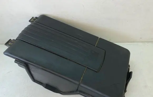Volkswagen PASSAT B6 Battery box tray cover/lid 1K0915443A