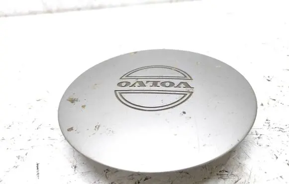Volvo 340 - 360 R14 wheel hub/cap/trim 81280