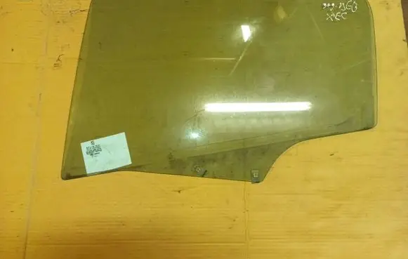 Peugeot 307 Rear door window glass