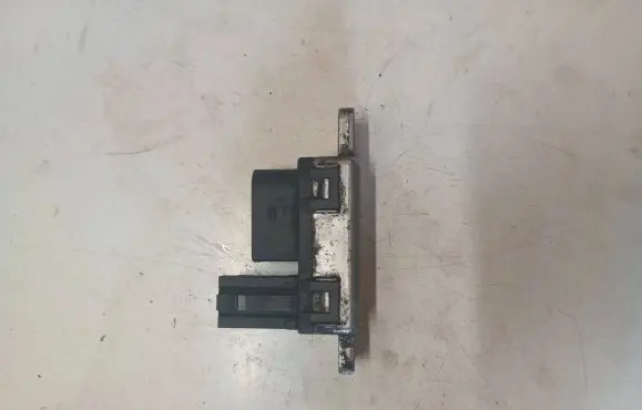 Volvo S60 Glow plug pre-heat relay 31411558