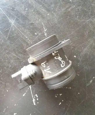 Volkswagen Golf IV Mass air flow meter 038906461B 0281002531
