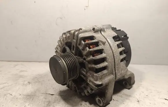 BMW 5 F10 F11 Generator/alternator 2608668D