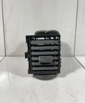Nissan X-Trail T30 Dash center air vent grill 68750EQ000 E6475161
