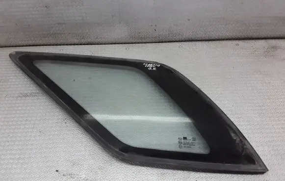 KIA Sorento Rear side window