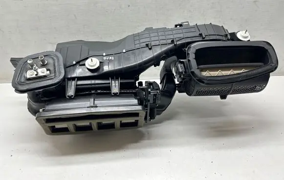 Dodge Durango III Interior heater climate box assembly P68412082AC TPYER0761H4454 FK398010