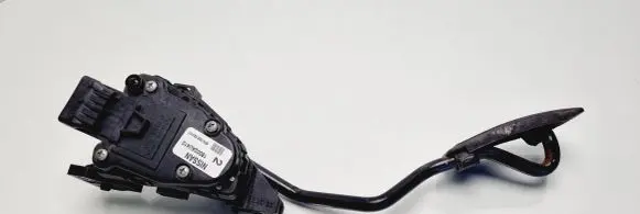 Nissan Almera N16 Accelerator throttle pedal 18002AU410 6PV00862001