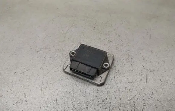 Volkswagen PASSAT B3 Ignition amplifier control unit 191905351B