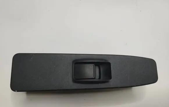Mitsubishi Pajero Electric window control switch 13X6D6 C8DD618M 8608A143