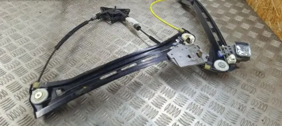 Mercedes-Benz CLS C218 AMG Front window lifting mechanism without motor 918242102