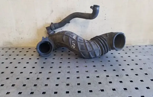 Audi A6 S6 C4 4A Turbo air intake inlet pipe/hose 4A0145747A 046103221A