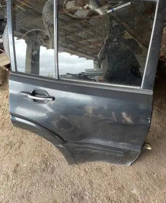 Mitsubishi Pajero Rear door