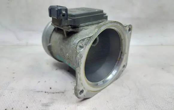 Volkswagen Golf IV Mass air flow meter 037906461B AFH6010A