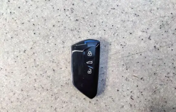 Skoda Octavia Mk4 Ignition key/card 5E3959753CAOP0904 5E3959753C