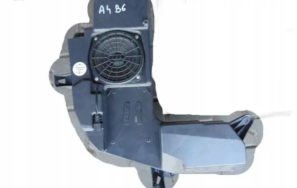Audi A4 S4 B6 8E 8H Subwoofer speaker 8E9035382