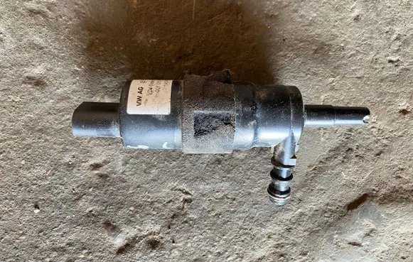 Audi A6 S6 C6 4F Windscreen/windshield washer pump 3B7955681