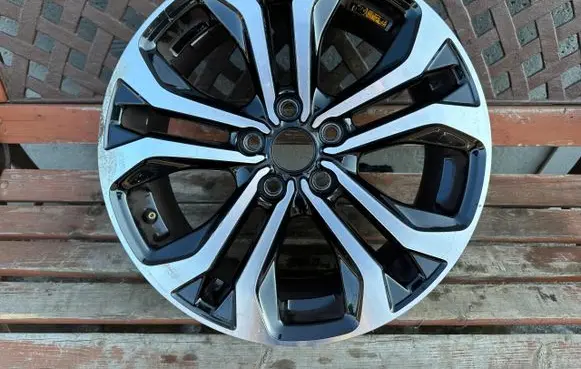 Ford Puma R17 alloy rim 