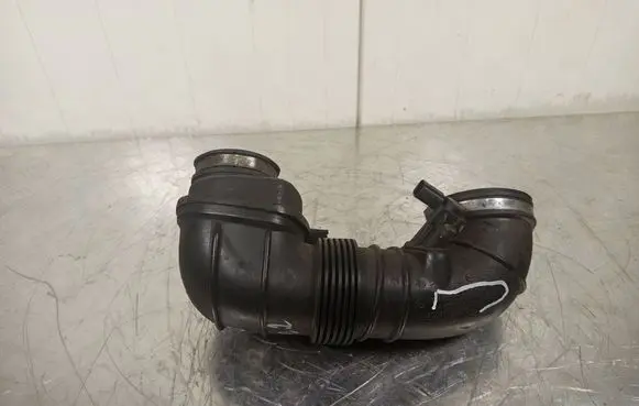 Infiniti Q50 Air intake duct part A6510941297