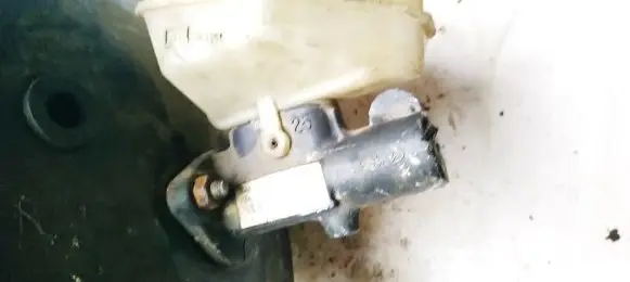 Ford Mondeo MK I Master brake cylinder 051694a