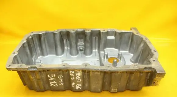 Volkswagen PASSAT B6 Oil sump 03G193601H 03G103603Q