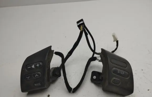 Toyota Corolla Verso AR10 Steering wheel buttons/switches 