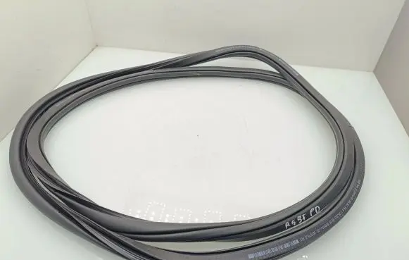 Skoda Kodiaq Front door rubber seal 565867366B