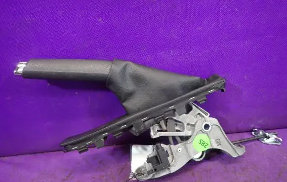 Handbrake/parking brake lever assembly